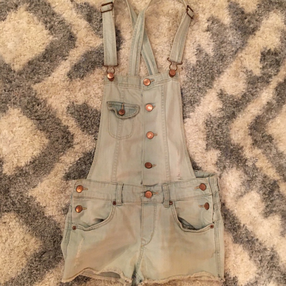 Light denim overall shorts